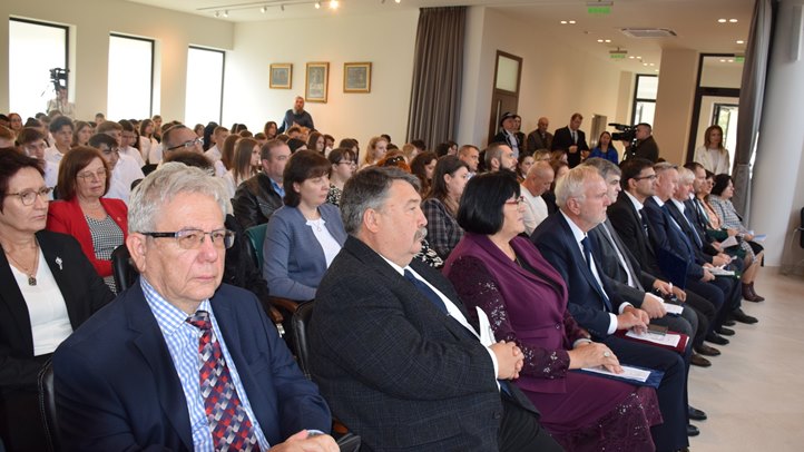 Az Egán Ede Szakképzési Centrum tanévnyitó ünnepségén Beregszászban - Piacképes szakmával a szülőföldön boldogulni. Fotó: Kárpátinfó/Kovács Erzsébet