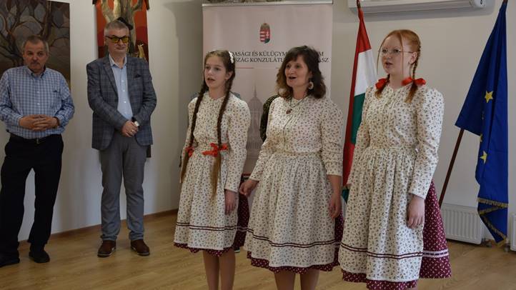 Brinkács István kiállítása Magyarország Beregszászi Konzulátusán - A kísérletező művész. Fotó: Kárpátinfo/ Kovács Elemér