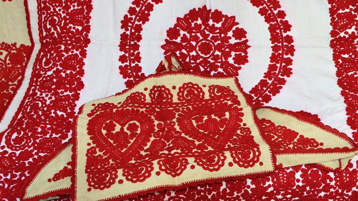 Hímezés hámozás nélkül - Negyvenórás tanfolyam a Vajdaságban. Fotó: Hagyományok Háza Hálózat