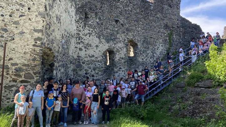 Honismereti kiránduláson a KMNE tagcsaládjai - Váraink látogatása