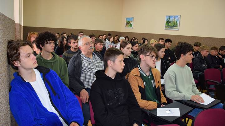 Bőrönd a jövőbe: Újabb máltai segélyakció - Útravalót kaptak a végzős diákok. Fotó: Kárpátinfó/ Kovács Elemér