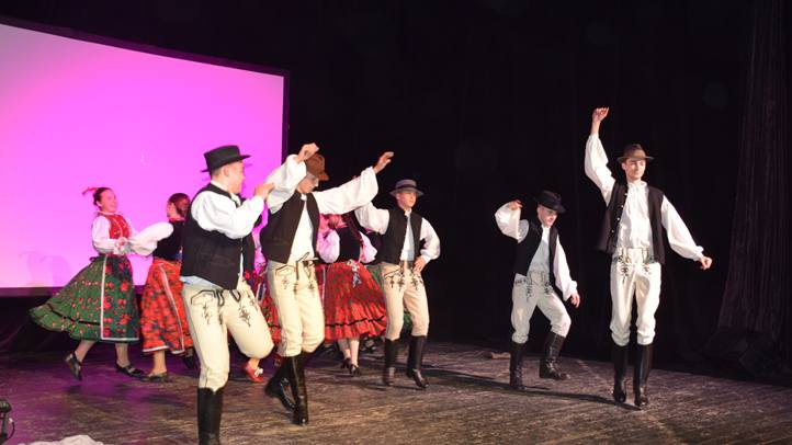 A Beregszászi Rezeda Folkműhely évzáró gálakoncertjén - Az ifjú tehetségek meghódították a szíveket. Fotó: Kárpátinfó/ Kovács Erzsébet