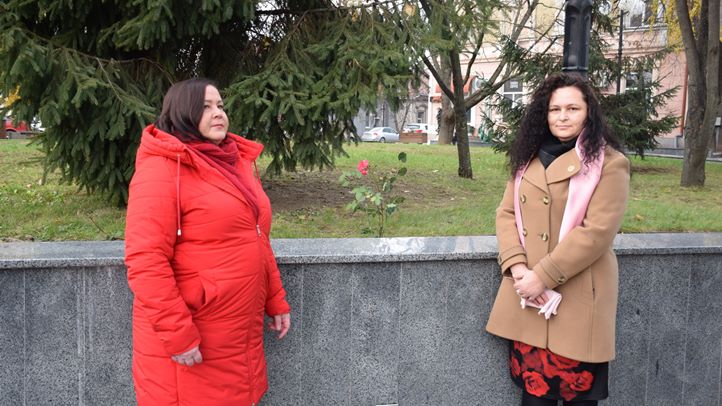 Emléktábla és újabb rózsahölgyek avatása Beregszászban - Akit szeretünk, azt nem felejtjük. Fotó: Kárpátinfó/ Kovács Erzsébet