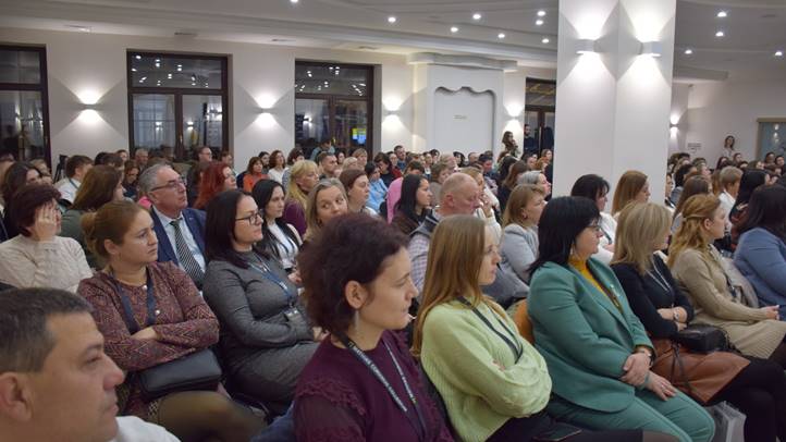 Bagdy Emőke előadása az MCC Beregszászi Képzési Központjában - Boldogságra teremttettünk. Fotó: Kárpátinfó/ Kovács Elemér