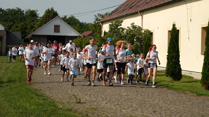 Jótékonysági akció a nagydobronyi gyermekotthon megsegítésére - 30 év – 30 óra futás a gyermekekért