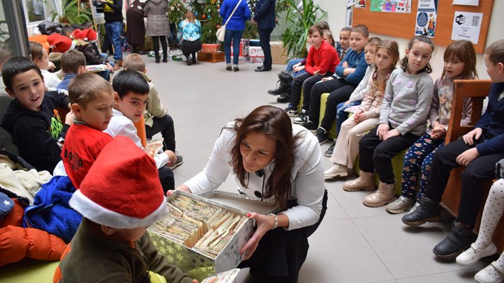  Határon átnyúló együttműködés: tizenhétezer mézeskalács szívhez szóló üzenetekkel - Magyarországi diákok karácsonyi ajándéka. Fotó: Kárpátinfó/ Kovács Elemér