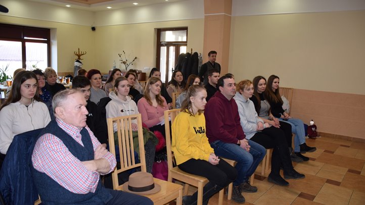 A Hagyományok Háza Hálózat – Kárpátalja képzésén - Előtérben a néptáncoktatás. Fotó: Kárpátinfó/ Kovács Elemér