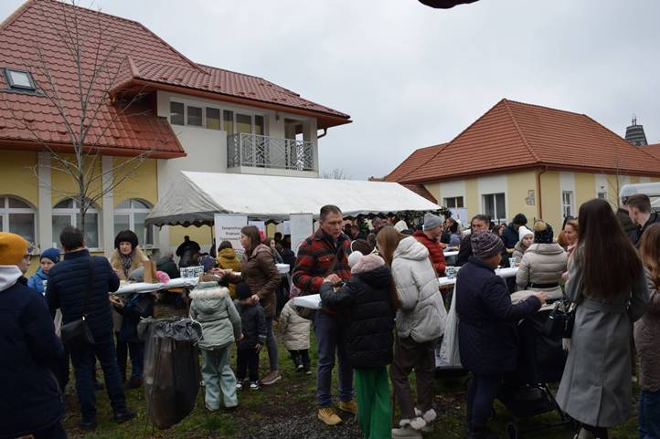 Adventi vásár Beregszászon - A Krisztus-várás mához szóló üzenete. Fotó: Kárpátinfó/ Eszenyi Gábor