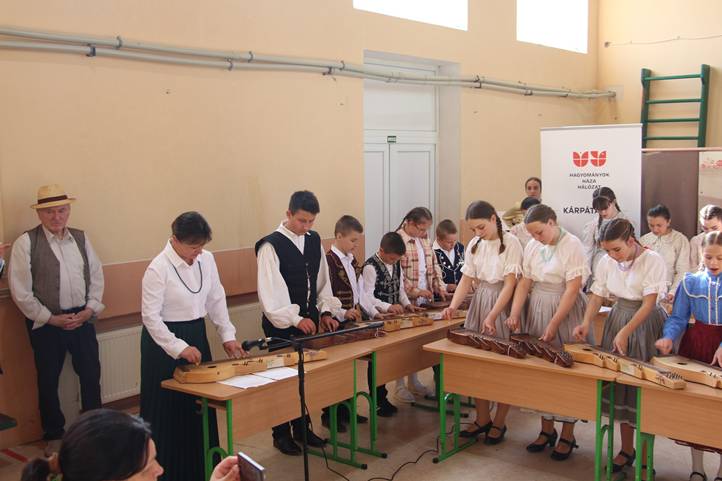 Kárpátaljai citerások találkozója, másodszor - Örömzenélés Sárosorosziban