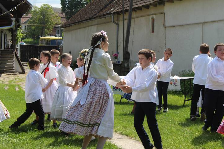Évadzáró a Nagyberegi Tájházban - „Piros pünkösd napján”. Fotó: Váradi Natália