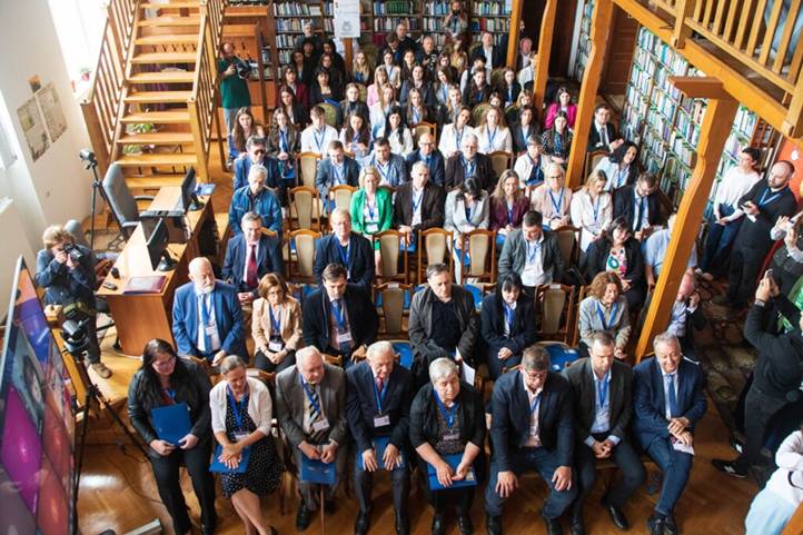 Jubileumi Kárpátaljai Tudományos Diákköri Konferencia a Rákóczi Egyetemen - A tudomány szolgálatában. Fotó: Kurmay Anita