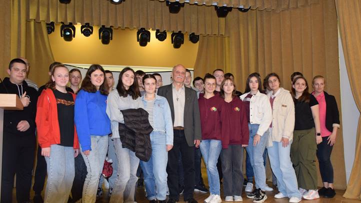 Újjáéled a Munkácsi Magyar Egylet - Művelődéstörténeti barangolások Popovics Bélával. Fotó: Kárpátinfo/Kovács Elemér