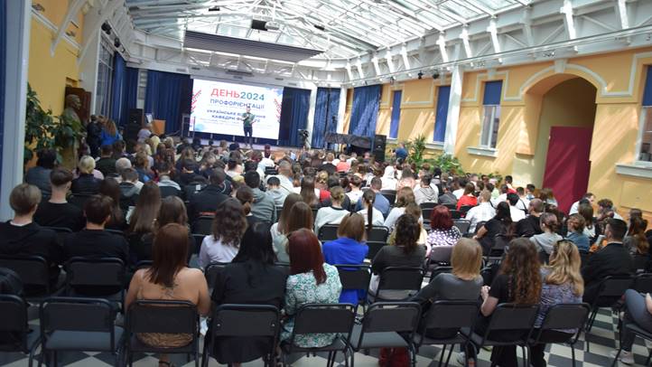 Pályaorientációs nyílt nap a Rákóczi Főiskolán - A kézművességtől az okosan gazdagodásig. Fotó: Kárpátinfo/Kósa Eszter