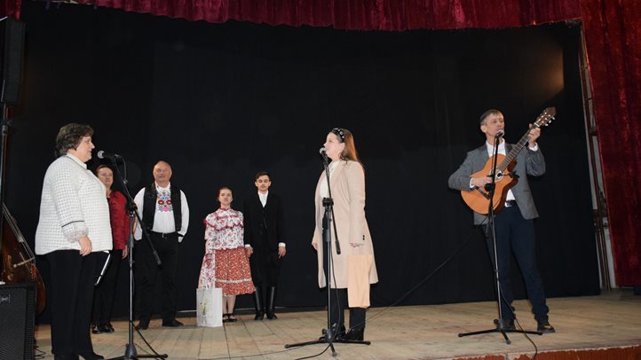 Keserédes jubileumi ünnepség Eszenyben - 35 éves a Ritmus Táncegyüttes. Fotó: Kárpátinfó/ Kovács Erzsébet