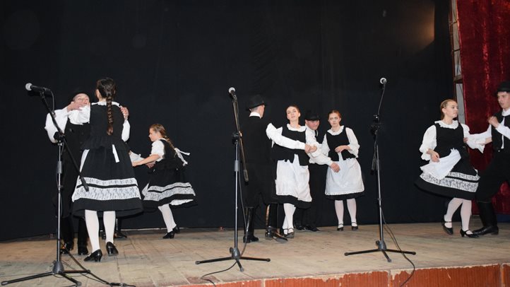 Keserédes jubileumi ünnepség Eszenyben - 35 éves a Ritmus Táncegyüttes. Fotó: Kárpátinfó/ Kovács Erzsébet