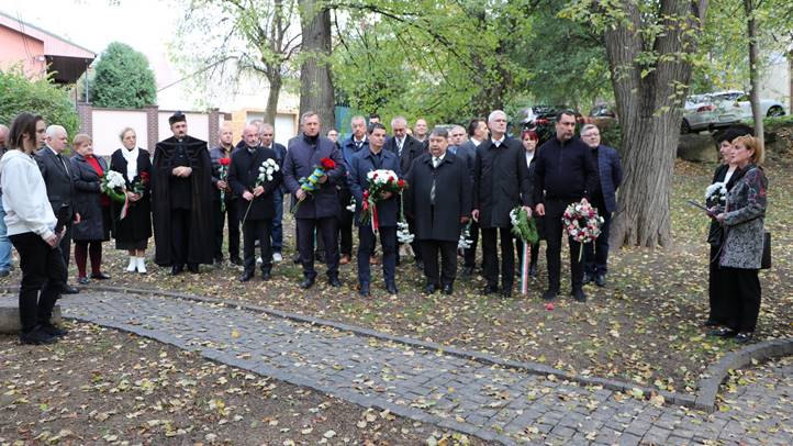 Csöndes megemlékezés Ungváron - Hősök, hazafiak, példaképek. Fotó: Kárpátinfó/ Kovács Elemér