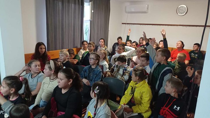 Bábszínház a Glória Ifjúsági Központban - Szeretni soha nem késő