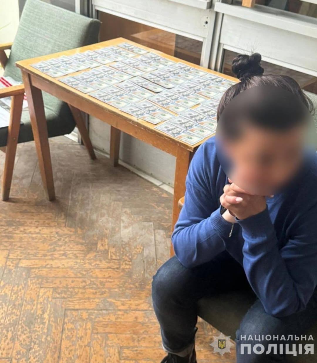 Kárpátalján a Biztonsági Szolgálat leleplezte egy felsőoktatási intézmény docensét, aki kenőpénzért segített a „hallgatóknak” elkerülni a mozgósítást