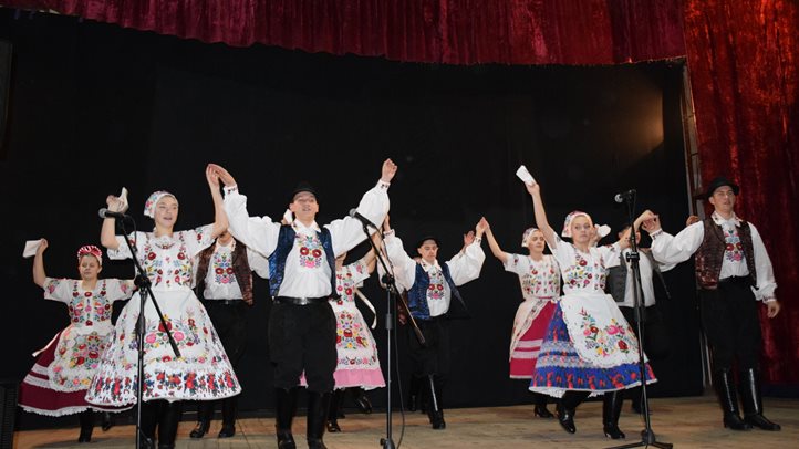 Keserédes jubileumi ünnepség Eszenyben - 35 éves a Ritmus Táncegyüttes. Fotó: Kárpátinfó/ Kovács Erzsébet