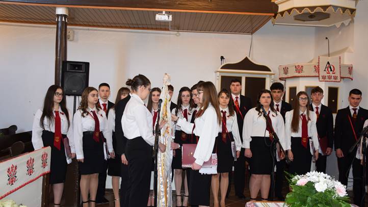 Huszonegy végzős búcsúzott a Nagyberegi Református Líceumtól - Utaid, Uram, mutasd meg. Fotó: Kárpátinfó/ Kovács Erzsébet