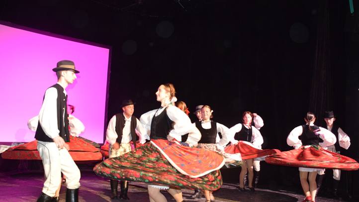 A Beregszászi Rezeda Folkműhely évzáró gálakoncertjén - Az ifjú tehetségek meghódították a szíveket. Fotó: Kárpátinfó/ Kovács Erzsébet