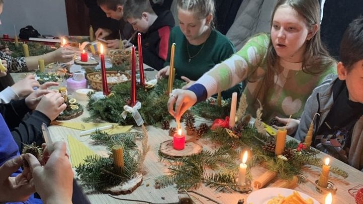 Karácsonyi készülődés a Nagyberegi Tájházban - Adventi koszorú, szaloncukor és kígyórétes