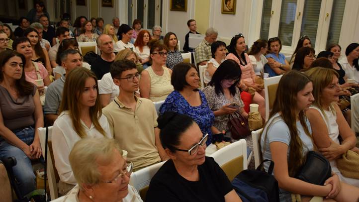 Hogyan tudnék élni nélküled? – Mozihangulat a Munkácsy Mihály Magyar Házban - Balatoni nyár, szerelem a zene hullámhosszán. Fotó: Kárpátinfó/ Kovács Erzsébet