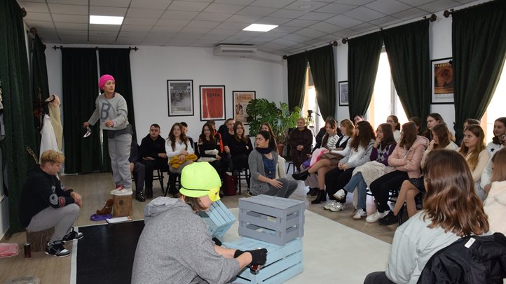 A nevem Freja – premier a beregszászi színházban - Iskolai bántalmazás, kirekesztés. Fotó: Kárpátinfó/ Kovács Erzsébet