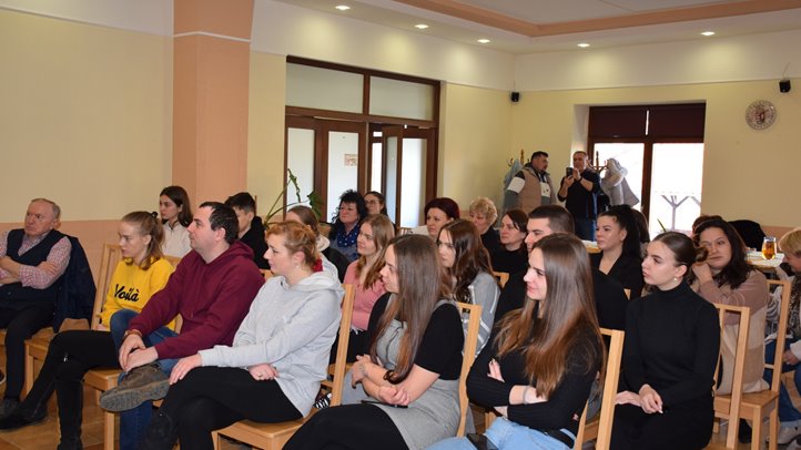 A Hagyományok Háza Hálózat – Kárpátalja képzésén - Előtérben a néptáncoktatás. Fotó: Kárpátinfó/ Kovács Elemér