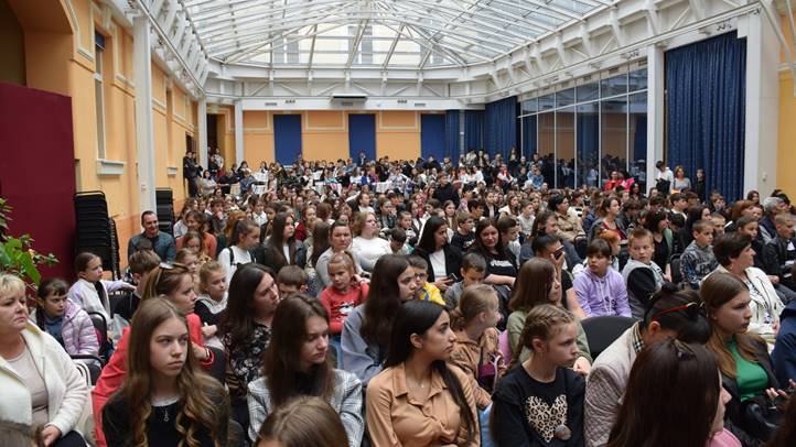 A KMPSZ nyelvhasználati és helyesírási vetélkedőin - Anyanyelvünk kiemelt szerepben. Fotó: Kárpátinfó/ Kovács Elemér