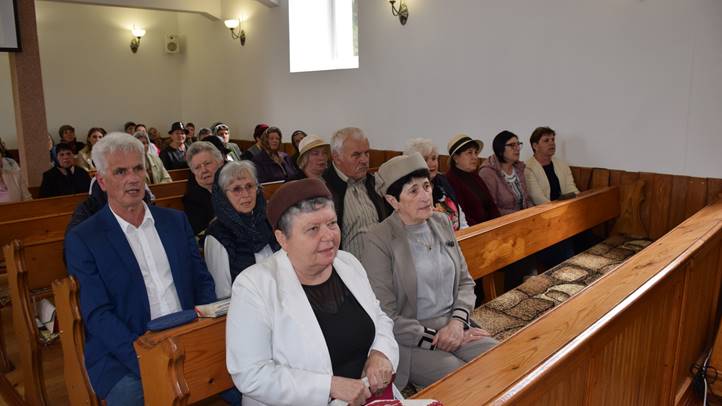 Csendesdélután Csongoron - Jót tenni másokkal – ez az örömteli szolgálat. Fotó: Kárpátinfó/ Kovács Erzsébet