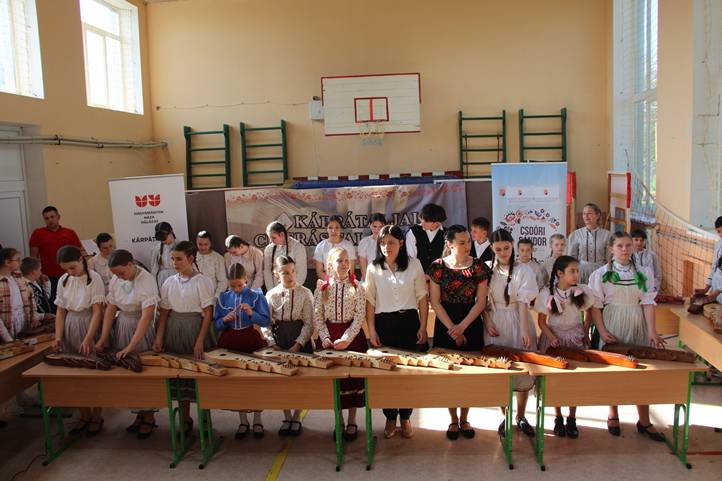 Kárpátaljai citerások találkozója, másodszor - Örömzenélés Sárosorosziban