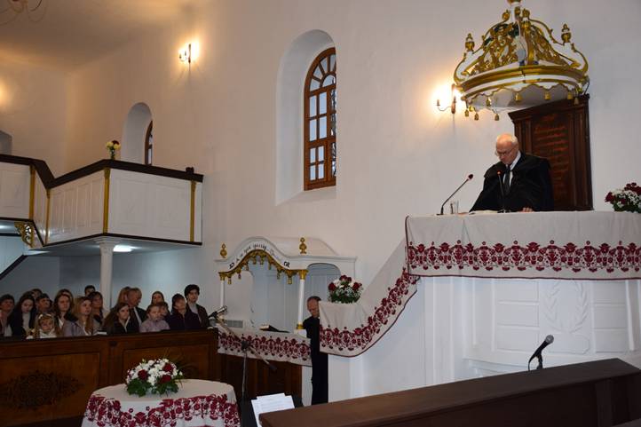 Hálaadás a megújult beregrákosi református templomban - „A szeretet mindent remél”.  Fotó: Kárpátinfó/ Marton Erzsébet