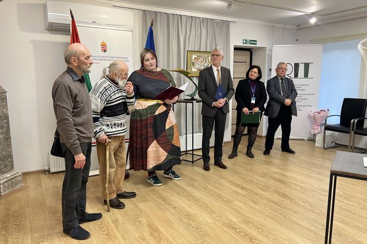 Kiállítás a Beregszászi Magyar Konzulátuson - Egyetemes, kárpátaljai és magyar