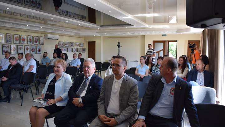 Partnerség határok nélkül: Projektindító Nagydobronyban - Együttműködés a jobb felkészültség és a határokon átnyúló katasztrófamegelőzés érdekében. Fotó: Kárpátinfó/ Kovács Erzsébet