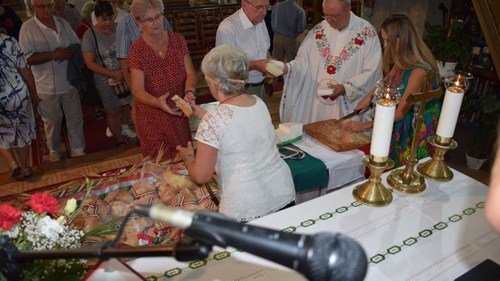 Ünnepi szentmise a beregszászi római katolikus templomban - Első királyunk emlékezete, az új kenyér megáldása