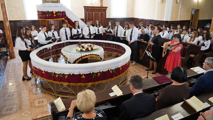 A Kárpátaljai Magyar Líceum központi tanévnyitója Nagydobronyban - Az anyanyelvi oktatás megőrzése a cél