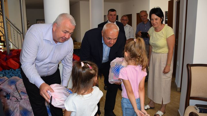 959 gyerek kapott tanszercsomagot a Kárpátaljai Református Egyház szervezésében - „Legyetek Isten igéjének cselekvői…”