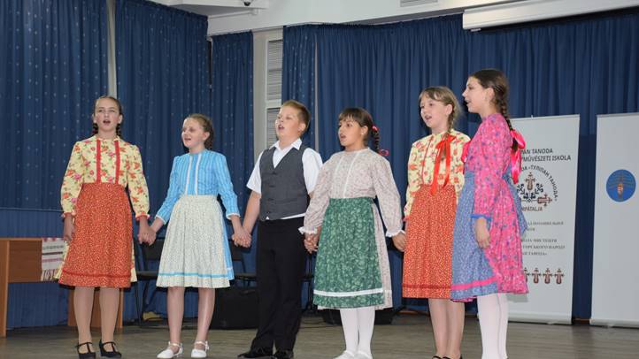 Zárókoncert a Tulipán Tanodában - Őrizzük, ápoljuk, továbbadjuk népi kultúránkat. Fotó: Kárpátinfo/Kovács Erzsébet
