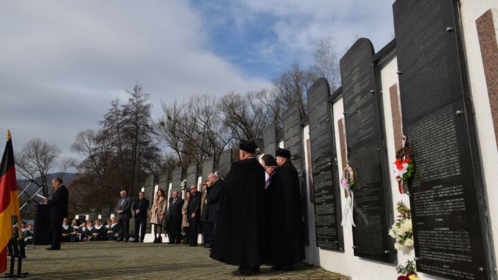 Archív felvételeinken a sztálinizmus áldozataira emlékezünk