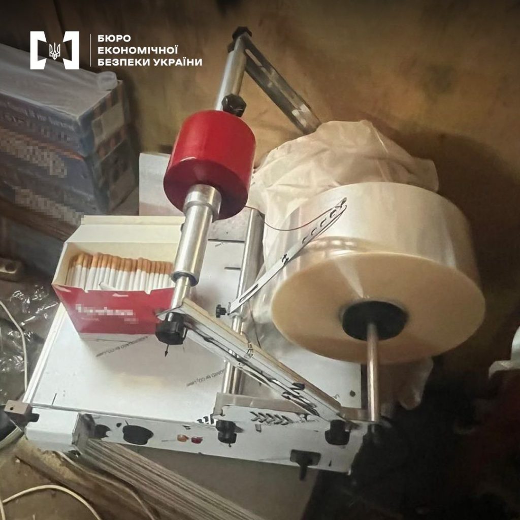  Illegális cigarettagyártó üzemet lepleztek le Kárpátalján