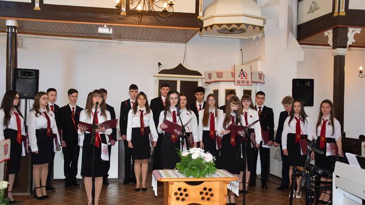 Huszonegy végzős búcsúzott a Nagyberegi Református Líceumtól - Utaid, Uram, mutasd meg. Fotó: Kárpátinfó/ Kovács Erzsébet