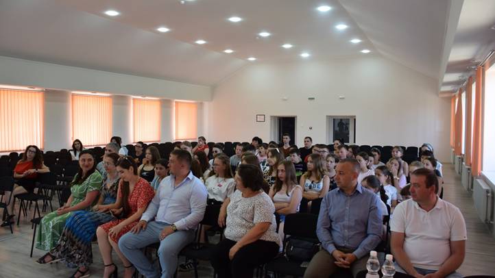 Elkezdődött a nyári táborozási szezon - Zene, ének, tánc, kézművesség. Fotó: Kárpátinfó/ Kovács Elemér