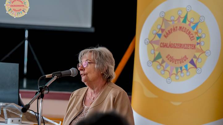 Várfalvi Marianna, a Védőnőkért, Új Szülők és Újszülöttekért Alapítvány elnöke