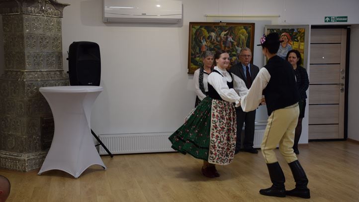 Képzőművészeti kiállítás Magyarország Beregszászi Konzulátusán - Bemutatja gyűjteményét a Péterfalvi Képtár. Fotó: Kárpátinfó/ Kovács Elemér