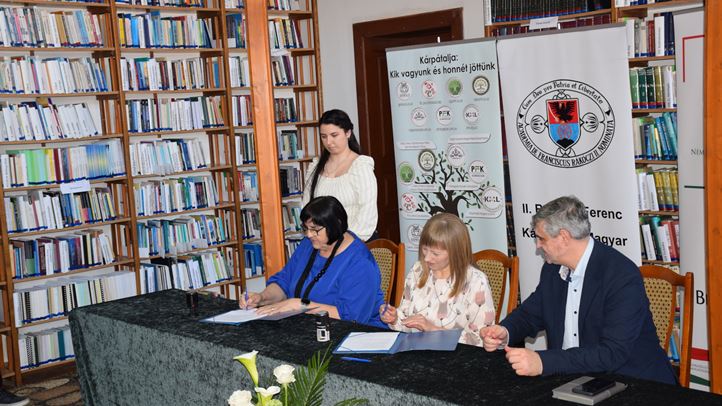 Együttműködési megállapodás aláírása a beregszászi Rákóczi Főiskolán - A gyakorlatorientált pedagógusképzésért. Fotó: Kárpátinfó/ Kovács Erzsébet