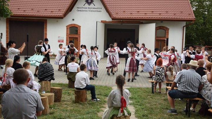IV. Népi és Hagyományőrző Napok Mezőváriban - Perdült a szoknya, zengett az ének. Fotó: Kárpátinfo/Kovács Erzsébet