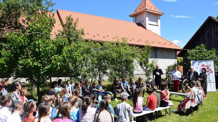 Pünkösdváró: a Nagyberegi Tájház évadzáró foglalkozása - Fókuszban a bibliai történet. Fotó: Kárpátinfo/Kovács Elemér