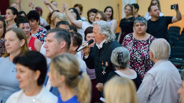 Sasvári-koncert Beregszászban - Összetartozunk, egy vérből valók vagyunk. Fotó: Makó András