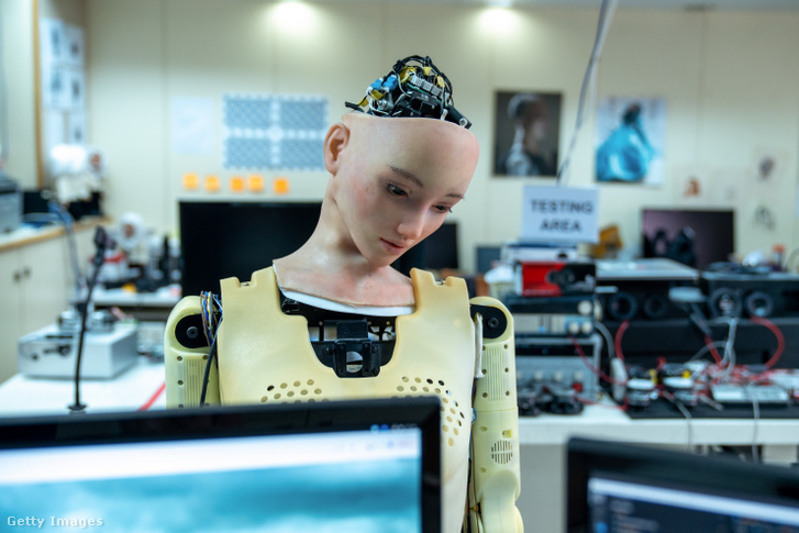 Egy emberszerű robot látható a Hanson Robotics laborjában Hongkongban 2023. április 12-én Fotó: Anadolu / Getty Images Hungary